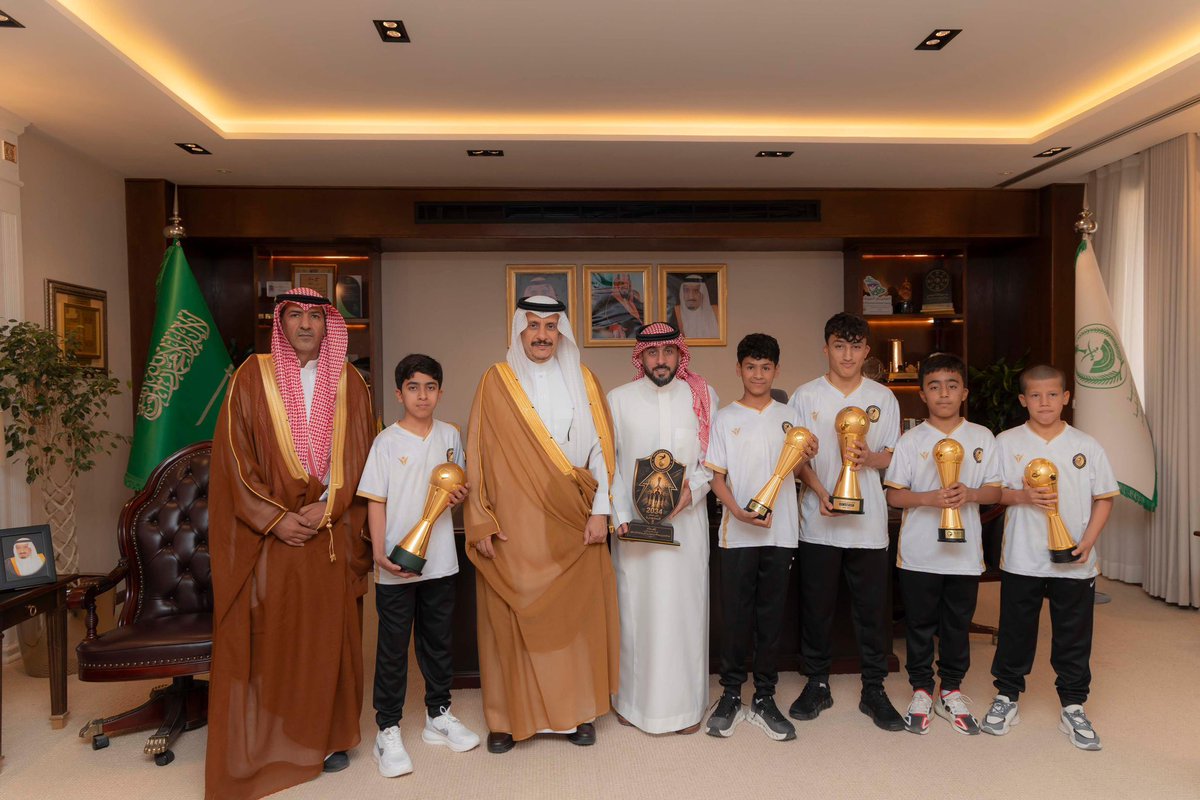 Faisal2470's tweet photo. بدعم قيادتنا الرشيدة، أصبحت المواهب الرياضية السعودية تحظى بفرص حقيقية لصناعة الإنجاز ورفع راية الوطن 
كل الشكر لسمو محافظ حفرالباطن على دعمه المستمر للمواهب الرياضية واهتمامه بأبناء المحافظة، وحرصه على تمكينهم وتحفيزهم لتحقيق الإنجازات 
#اكاديمية_فيصل_الدخيل
@AbdulazizTF https://t.co/NSEkMZduIn