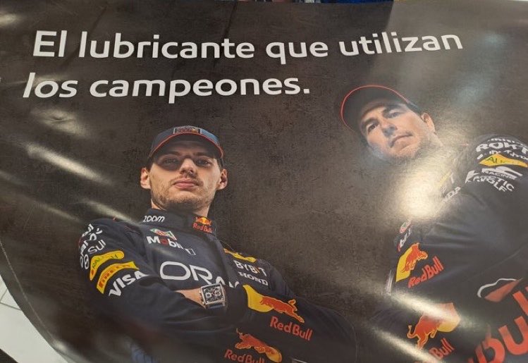 ma_fe79's tweet photo. Todavía me pregunto quién fue el genio de Mobil que pensó que esa era una buena frase para poner xdd https://t.co/ru7viYlya8