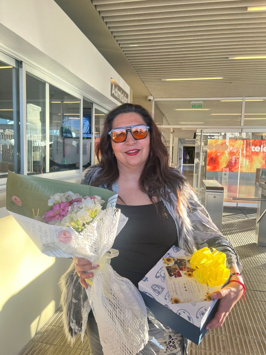 pincoyafandom's tweet photo. Queremos agradecer al fandom de @UnificacionCin @CinziaFD por los hermosos regalos que le hicieron llegar hoy a nuestra Lulo hermosa, nuestra ganadora, nuestra reina Pincoya ❤️👑 #GranHermano https://t.co/hYaHoUgCJL