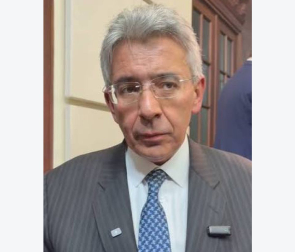 Poderpazifico's tweet photo. Pero yo me preguntó y me preguntó y no alcanzo a comprender qué carajos hace Enrique Gómez en la comisión afrocolombiana? https://t.co/ym2qPIxKHT