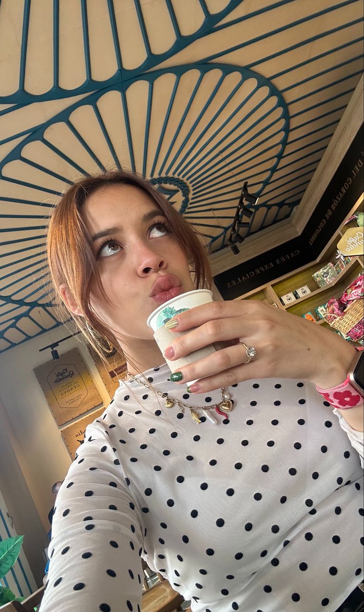 nowheregirrrrl's tweet photo. Aquí tomándome un delicioso cafecito en Filandia Quindio un miércoles laboral y uds????????? https://t.co/I8lxODO8zW
