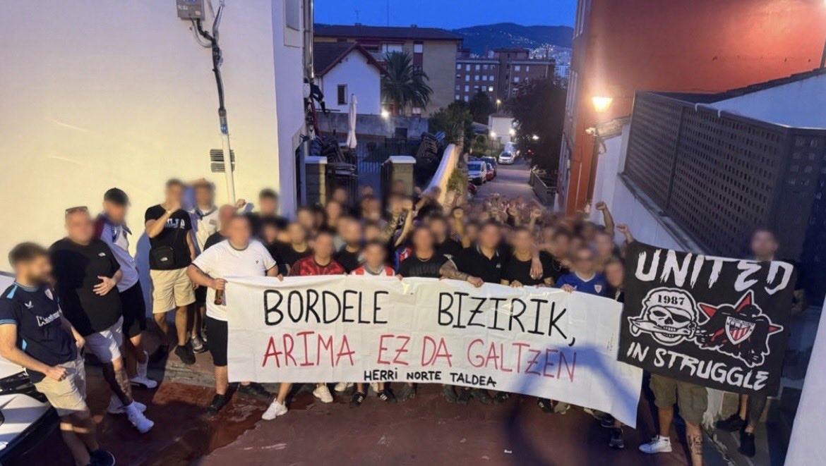 ohianath's tweet photo. Herri norte taldea soutient bordeaux !🏴‍☠️🇯🇲
•
Bordele bizirik arima ez da galtzen #fcgb #bordeaux #bilbao #fcgbdoitvivre https://t.co/WK6lJR3Z4Z