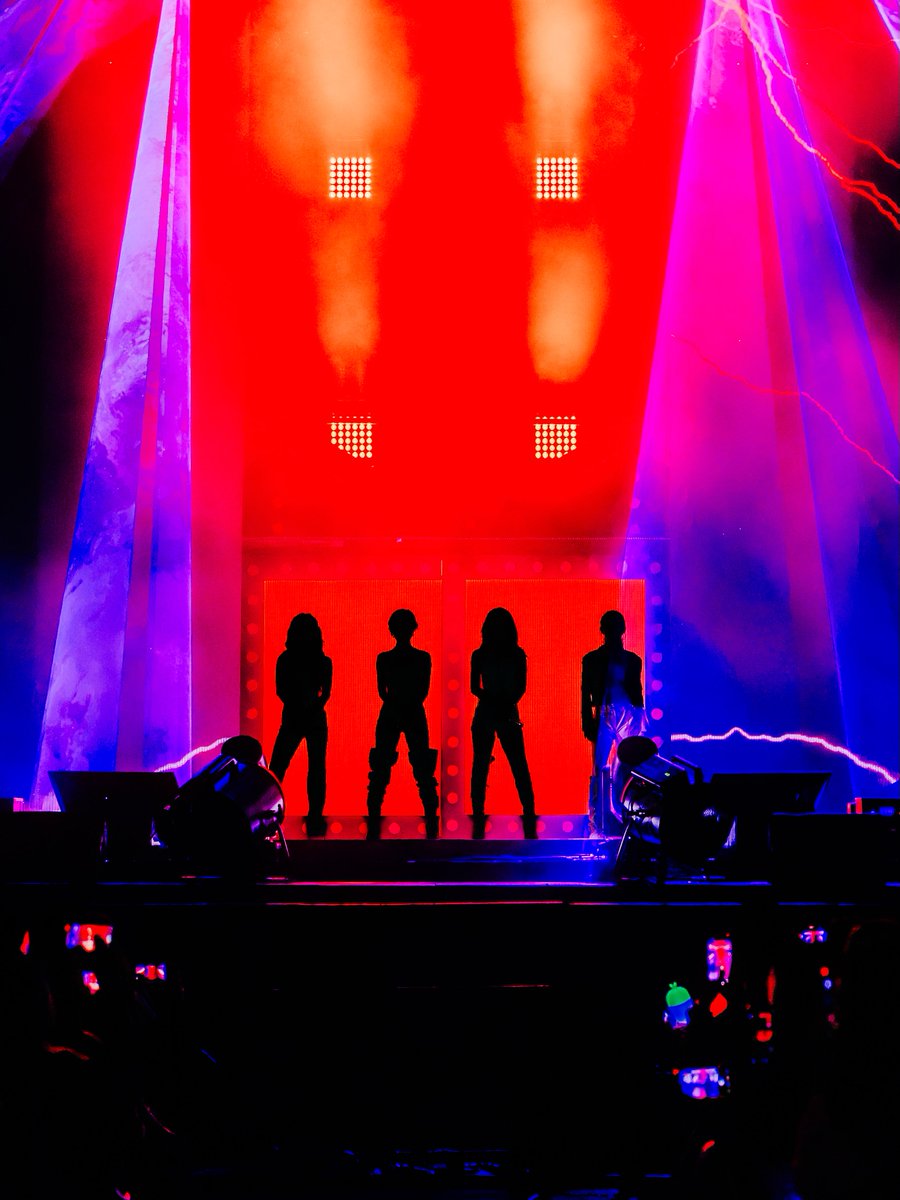 moonbtea's tweet photo. MAMAMOO 2026 World Tour: 4WARD [UHD]

via markjao_ threads ♡

#마마무 #솔라 #문별 #휘인 #화사 
#MAMAMOO #SOLAR #MOONBYUL #WHEEIN #HWASA https://t.co/RCtj0ol42s