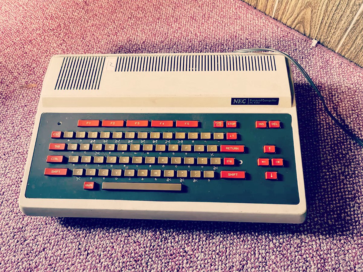 ziyuu_seikatsu's tweet photo. 『PC-6001』

NECが1981年に発売したホビーパソコン。
これで、一生懸命プログラムを入力しました。

#レトロ #PC6001
#パソコン #ホビーパソコン
#パーソナルコンピュータ https://t.co/L0YfCDHFll