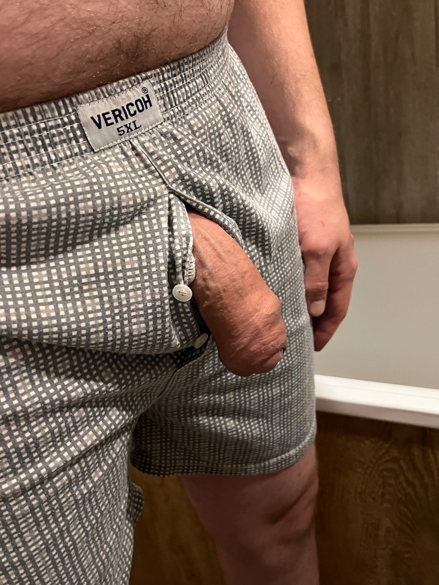 DeepSubGuy's tweet photo. Evening routine

#meato #meatotomy #subincision #cockmod https://t.co/5IrKch8OB8