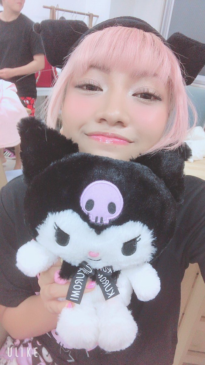 hdbngrinne's tweet photo. hana x kuromi 🌸🖤 https://t.co/AUmsU1D0Lu