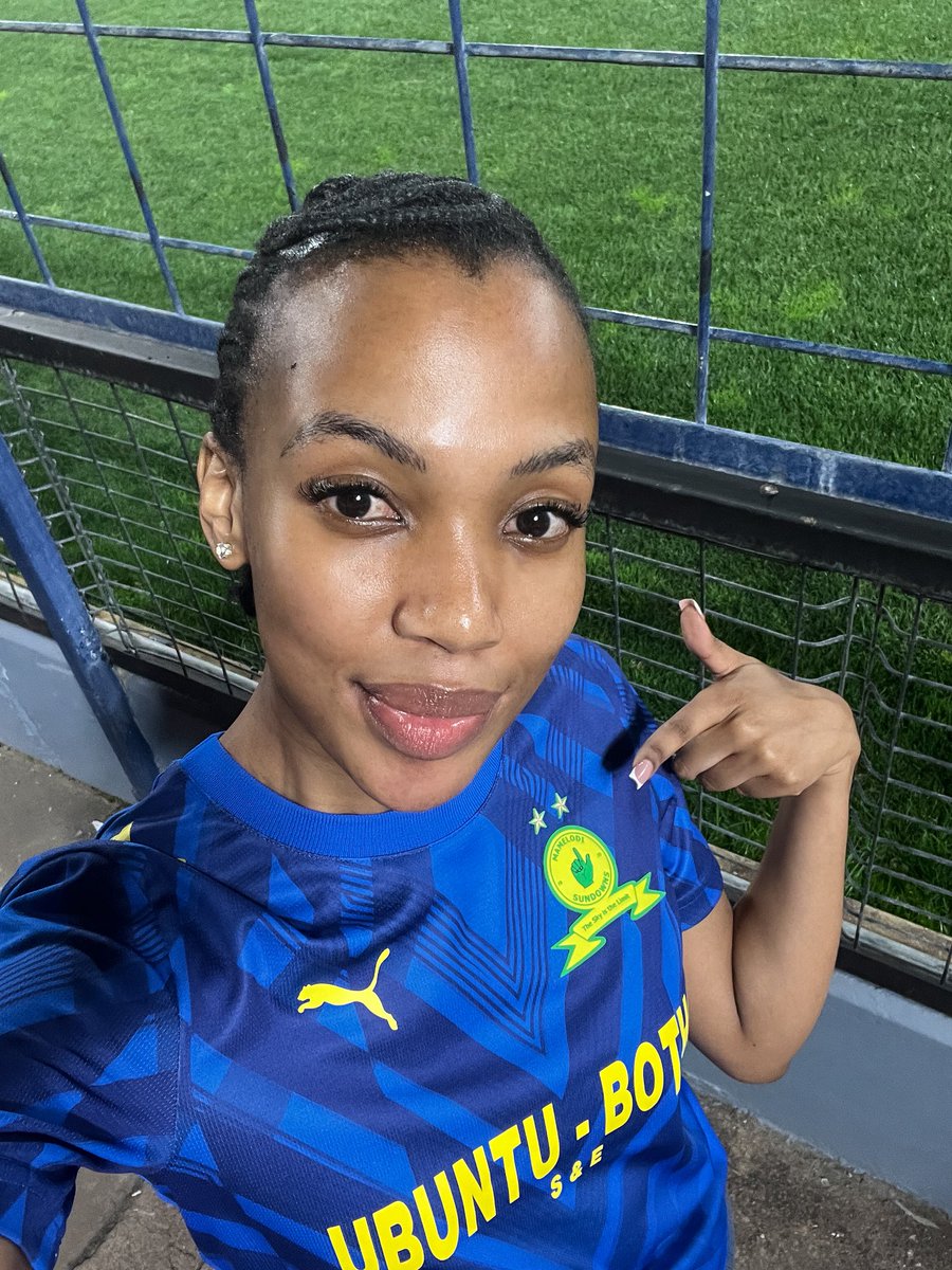 KebalepileR's tweet photo. We are Mamelodi Sundowns 👆👆⭐️⭐️ https://t.co/jqmbQnpBLu