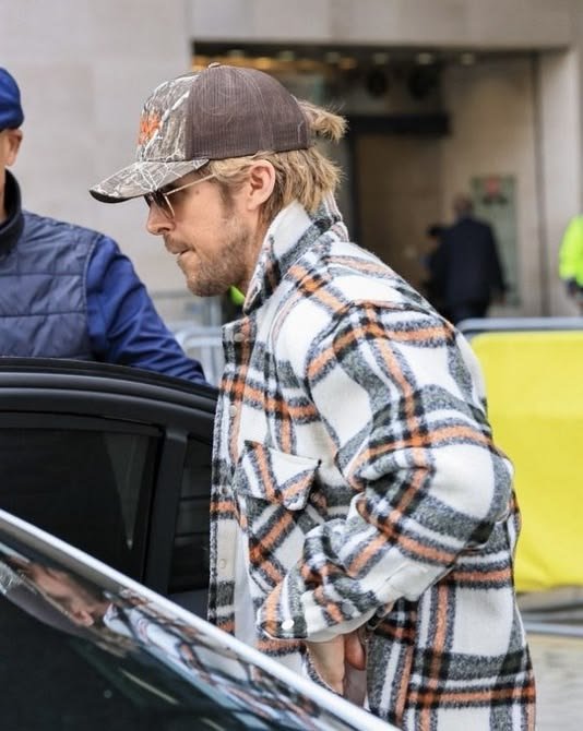 rygosholic's tweet photo. RYAN IN THIS SPECIFIC FLANNEL / OUTFIT SEND TWEET!!!! https://t.co/Pd0FTrvtTY