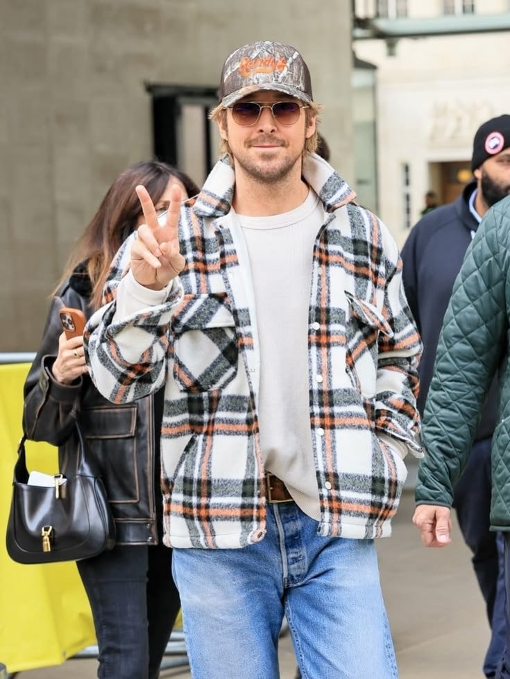 rygosholic's tweet photo. RYAN IN THIS SPECIFIC FLANNEL / OUTFIT SEND TWEET!!!! https://t.co/Pd0FTrvtTY