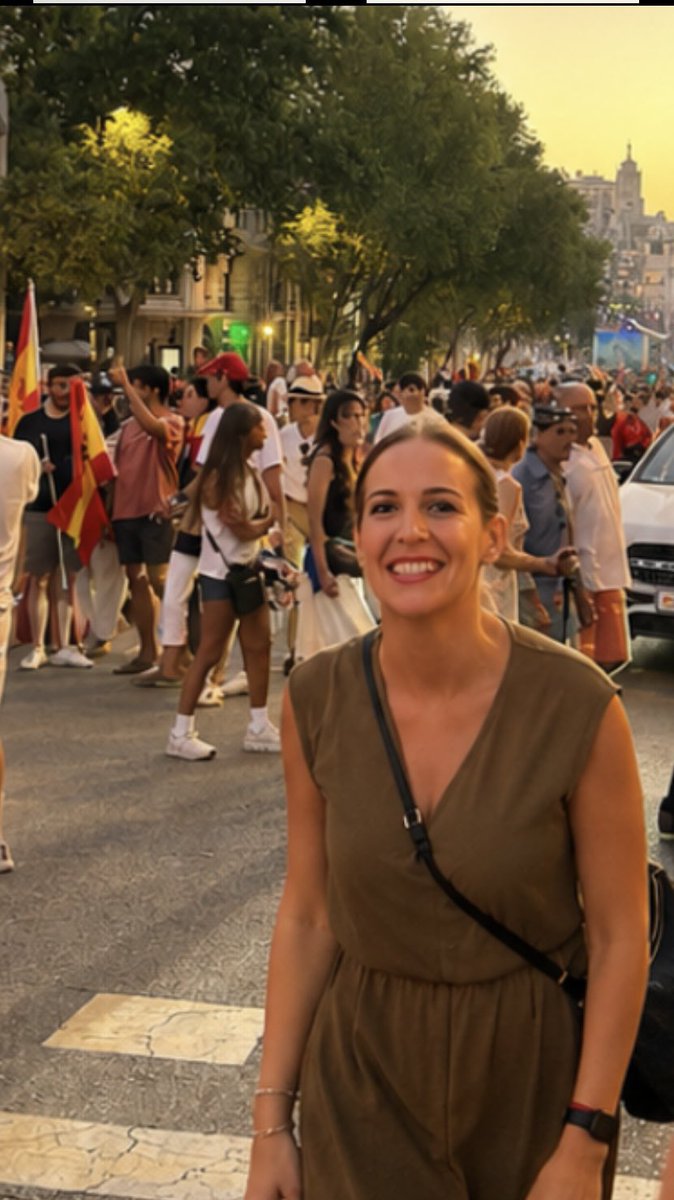 _patricia_rueda's tweet photo. #CeutaEsEspaña 
#EspañaSeDefiende

“Pedro Sánchez y todo su gobierno tienen que ser juzgados por traición.

¡Artículo 102, ya!

Los diputados de VOX lo tenemos claro” @Santi_ABASCAL 

Qué orgullo estar en el lado correcto. Luchar hasta vencer. https://t.co/PpHmA869qp
