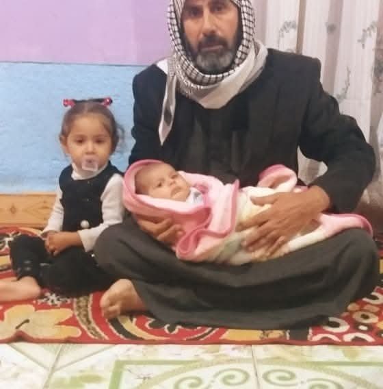 yse_192's tweet photo. من منكم لا يعرف هذا الرجل الجنوبي الشروگي العمارجي، الحسيني المظلوم؟

هذا هو الشهيد چاسب الهليجي السراي، الذي اغتيل على يد أصحاب الكواتم.

قُتـ ل مظلومًا وهو يطالب بالإفراج عن ابنه المغيّب، المحامي أحمد، الذي اختُطف في بداية تشرين لأنه يترافع دفاعًا عن المظلومين.

كثرت مطالبته بالإفراج عن ابنه، فأزعج المقاومين الأبطال، فأسكتوه إلى الأبد.

#العراق #بغداد