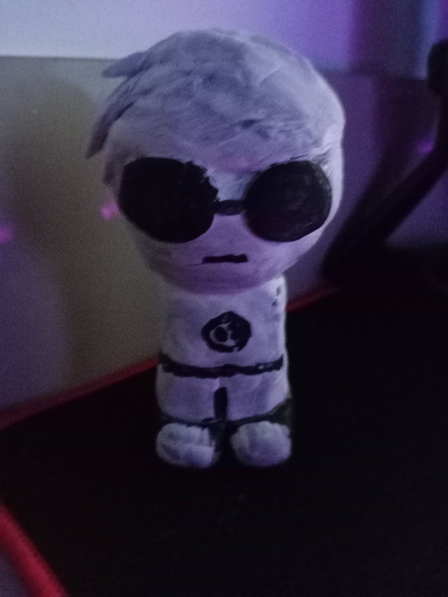 trotskyGallus's tweet photo. andrew hussie doesnt want YOU to make your own homestuck merch at home. https://t.co/CWiNgAtB05