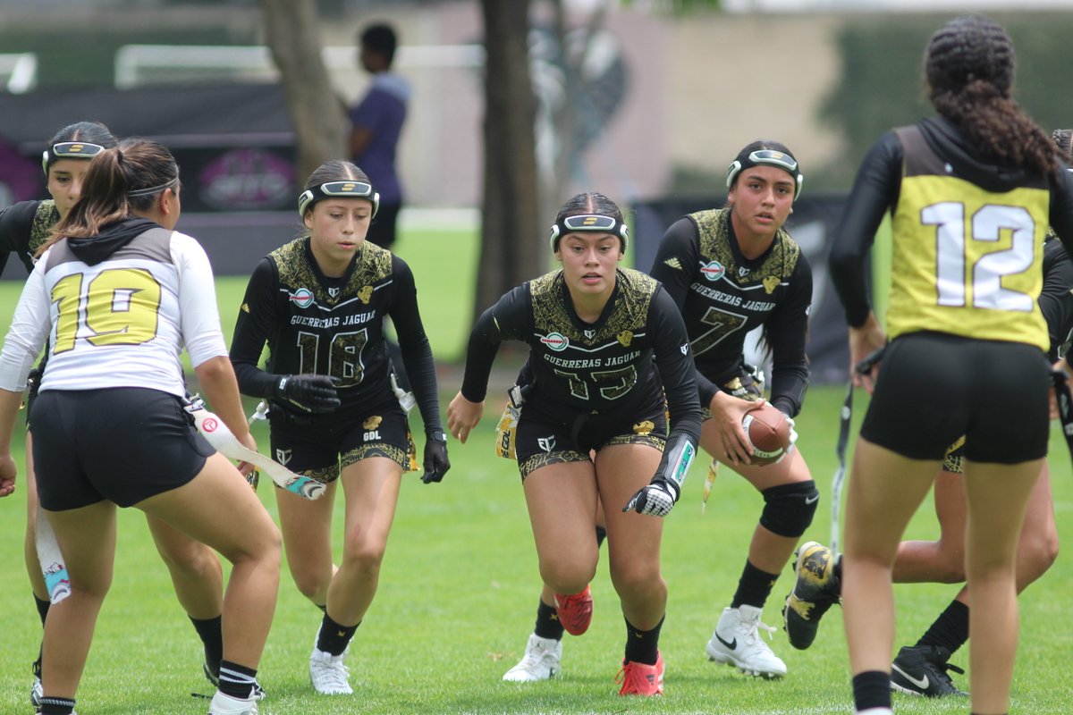 SuBireDeportes's tweet photo. Nuestras Guerreras Jaguar de flag football, categoría juvenil, disputaron la final del torneo de verano de la AFFO, recibiendo al equipo White Panthers.  En un duelo sumamente cerrado, que se definió por diferencia de sólo un punto, las rivales obtuvieron la victoria por 19 - 18. https://t.co/xTjJGyBFqO