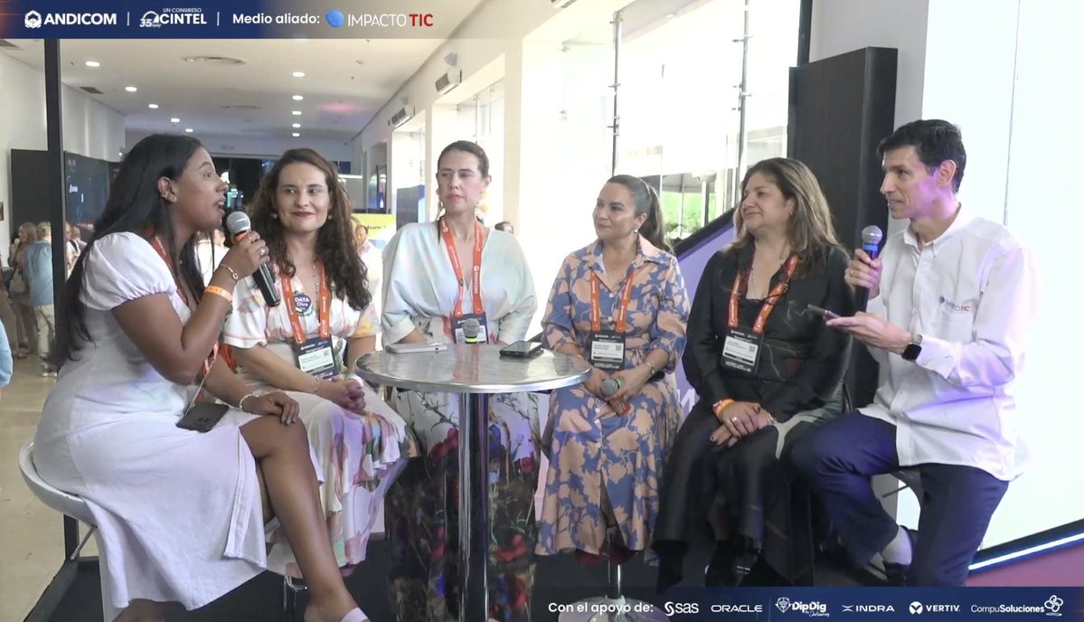 ImpactoTIC's tweet photo. 🎙️ "Inspirar es una responsabilidad muy grande, y creo que una de las formas es hacerlo no solo con el equipo, sino con las demás organizaciones con las que trabajamos. Como mujer, lograr empoderar a otras mujeres dentro de otros espacios" 💪
Tatiana Insignares, Líder de Transformación Digital, Gobernación de Bolívar 
#MujeresTIC @GobDeBolivar