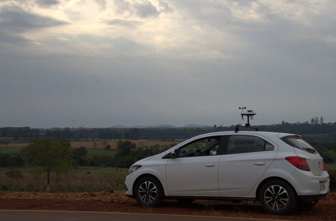 equw0m's tweet photo. @FelipeMuller_SP  esse é o primero carro caça tempestade no brasil  criado por Felipe um dos caçadores de tempestade brasileiros  fuito em Chevrolet Onix LTZ 1.4 Automático 2015/2016 com em cima que parece ser Estação Meteorológica Tempo, Vento E Pressão Atmosférica https://t.co/6p6p9f2FUt
