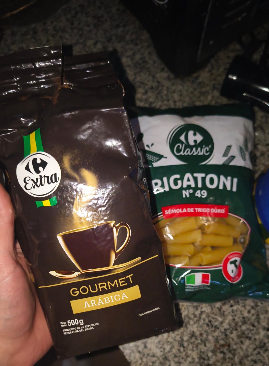NewFullEGirl's tweet photo. Café turco (de Brasil) con aceitunas rellenas de anchoas, así debían merendar los dioses en el Olimpo https://t.co/lOXM9RuoqL