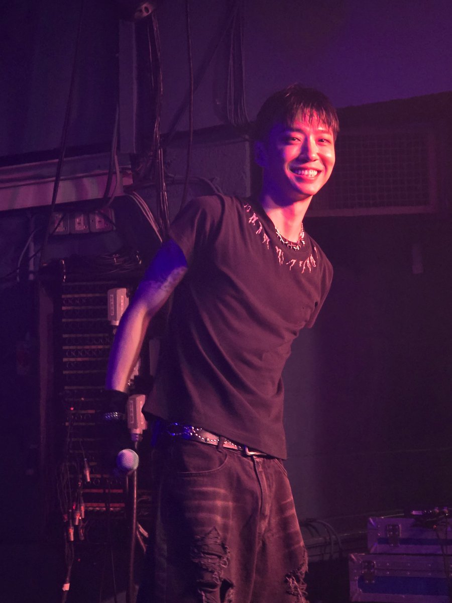 Aqua_Marina97's tweet photo. oh the loml 🥹🥹 thank you @BAP_Bangyongguk for an amazing night ❤️ your wisdom, energy and voice truly move me every time 

(also i fear yongguk is in love with @halfhyunprint and i like this man couldnt stop giggling at us he wanted to be part of the team so bad) https://t.co/IcIlrTLeuu