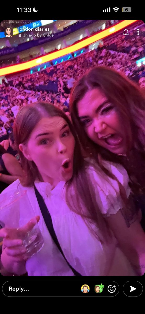 buterasreject's tweet photo. stan twitter bringing us together 11 years ago we really are iconic @petalchlo https://t.co/L9WNSGAwMI