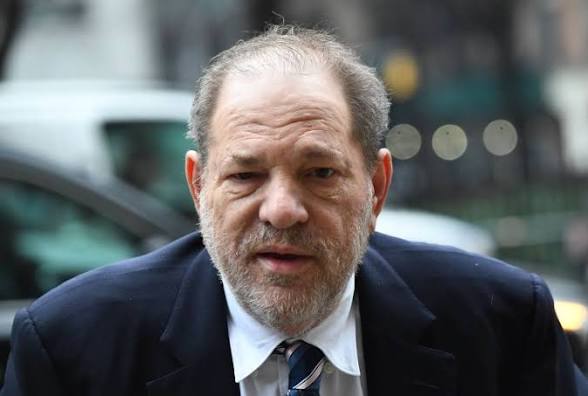 dommershitz's tweet photo. @GBC_Press How about this guy that you dated? Was he credible Jen? Since we’re relying on your read? 🐟 https://t.co/KJfGKYaUEP