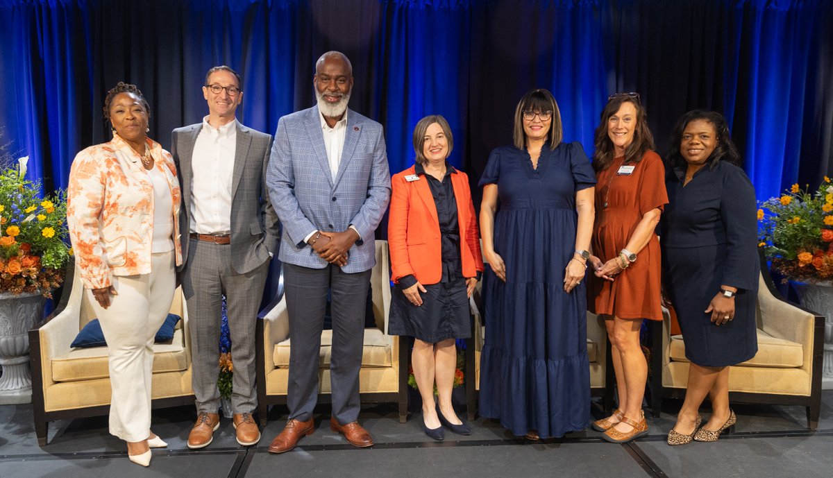gediau's tweet photo. Congratulations to Jonathan Schniper and @spire_energy on receiving an Impact Outreach Partnership Award at last week’s Outreach &amp; Engaged Scholarship Symposium. #Outreach #Engagement #Partnership #BuildingBetterCommunities #Auburn #EconomicDevelopment https://t.co/VE5sXSYMGK