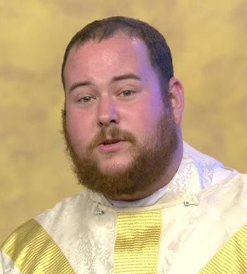 Sachinettiyil's tweet photo. A Catholic priest, Father Christopher Peschel, was injured while trying to protect a monstrance containing the Blessed Sacrament from a man who attempted to take it from his church in New Bedford, Massachusetts. https://t.co/lUqYoVTOIM
