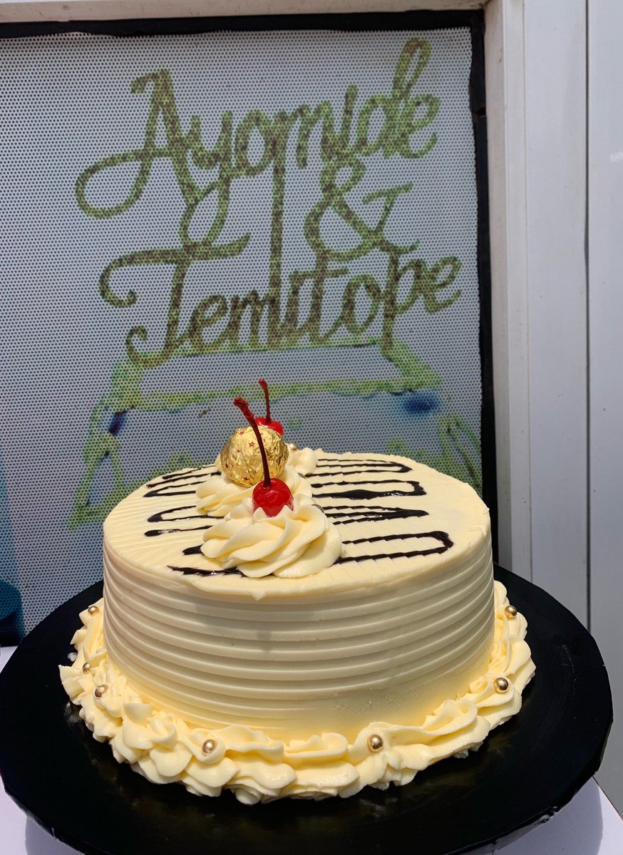Groovytreats's tweet photo. Pretty cake, delicious taste. 😋🍰
Your cravings deserves a groovy treat!
#2Sept #cakelovers #ilorin https://t.co/ndk3JGLqkq