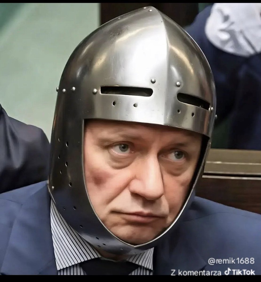 AndrzejWie37520's tweet photo. @mblaszczak Kuwetowy przygłup z Legionowa jest nie do podrobienia... https://t.co/c7FqXiqoJw