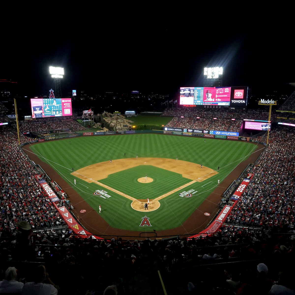 BRWalkoff's tweet photo. New Angels owner Stan Kroenke plans to build a new $2.5B ballpark to replace Angel Stadium

(via @Forbes) https://t.co/Hl8KrT7NvW