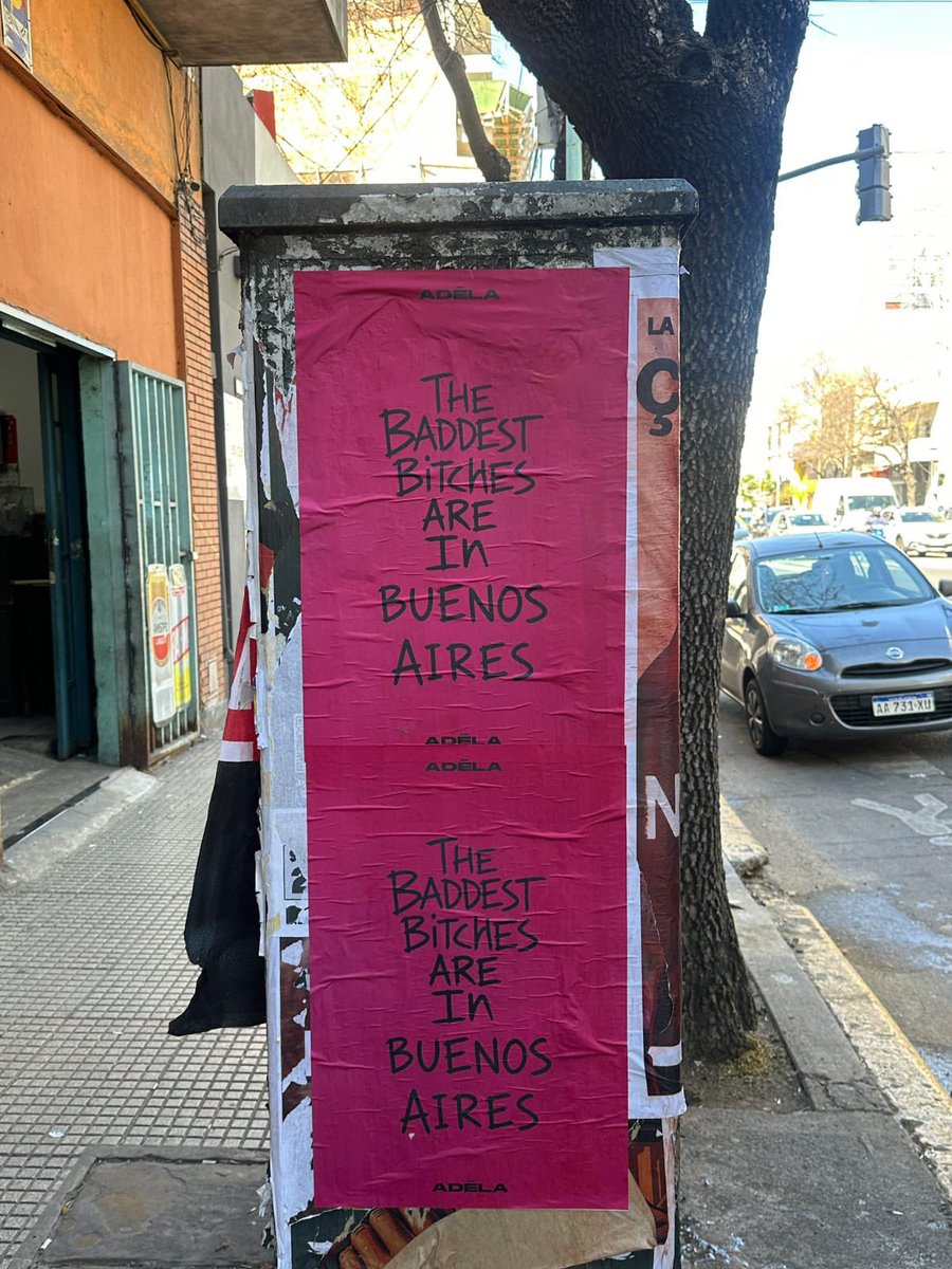 InfoAdelaArg's tweet photo. PRIMEROS CARTELES DE ADÉLA “AIN'T IN LA” VISTOS POR LA CIUDAD DE BUENOS AIRES🩷 https://t.co/GBOkSRcrEF