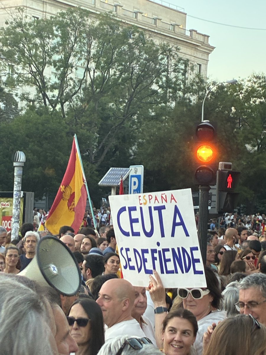 Carlodelaflor's tweet photo. Ceuta se defiende 🇪🇸 https://t.co/0CpYsgHOC7
