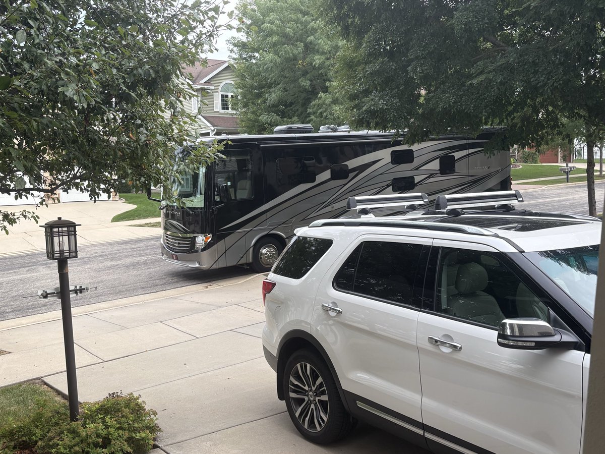 Hoosierfans98's tweet photo. The Hoosier Cruiser is in the driveway people!!  Getting packed up to head to Bloomington!  See yall Saturday!!

Run it back Hoosiers!!!!  🔴⚪️🏈🚌💨 https://t.co/6EBYgnJeRz