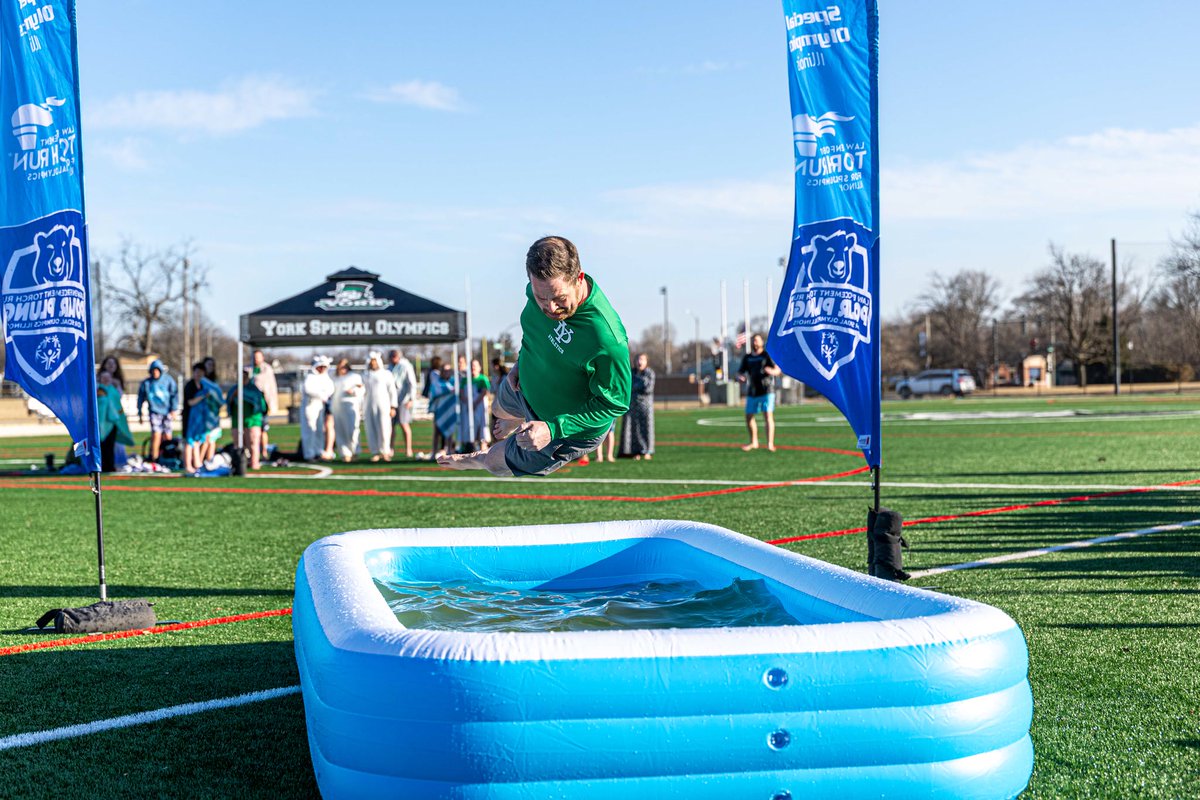 ElmhurstD205's tweet photo. On a day like today, the @YorkD205 Cool School Polar Plunge is looking pretty refreshing! 

#WeAreD205 https://t.co/jac3blgVK6