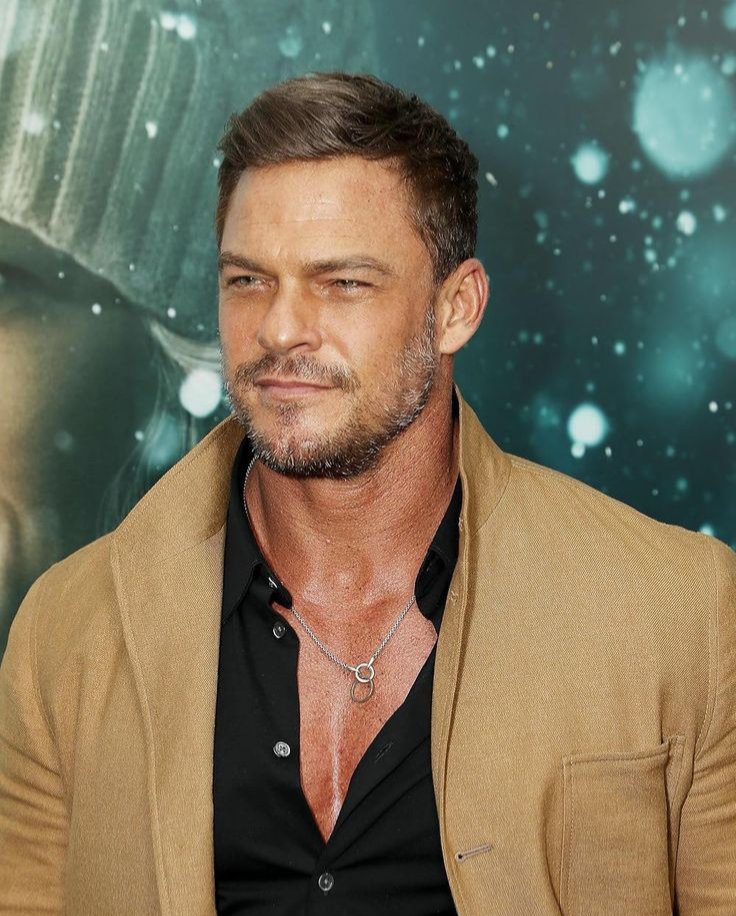 ChaosCrave_'s tweet photo. Cable or Sabretooth for Alan Ritchson.

The Reacher star is reportedly the frontrunner to join Marvel Studios' 'X-MEN' reboot-with discussions surrounding him playing either the time-traveling Cable or Wolverine's brutal nemesis, Sabretooth. https://t.co/DkerUQ8Y9T