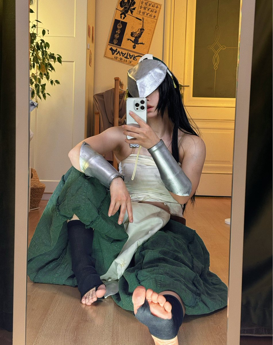 BakaChi_cos's tweet photo. Eyes up here… or not 👣 #ATLA https://t.co/HU17fdRBBm