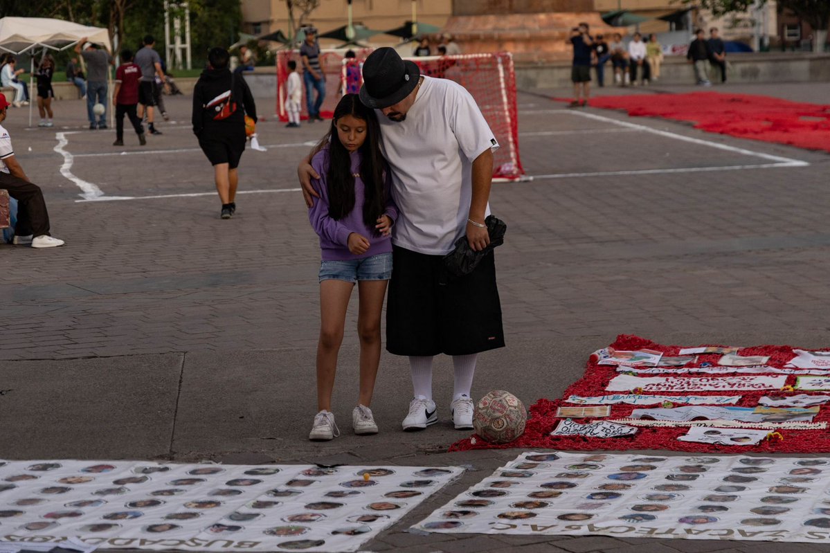 OpinionLSR's tweet photo. Puede haber casos de hijos de las personas desaparecidas que no cuentan con ningún tipo de cuidado familiar ni institucional, o que el cuidado recae en los familiares cercanos que pueden carecer de las condiciones adecuadas para cumplir con esa responsabilidad. ✍️ @agus_castilla #OpiniónLSR https://t.co/ugk14kecVx