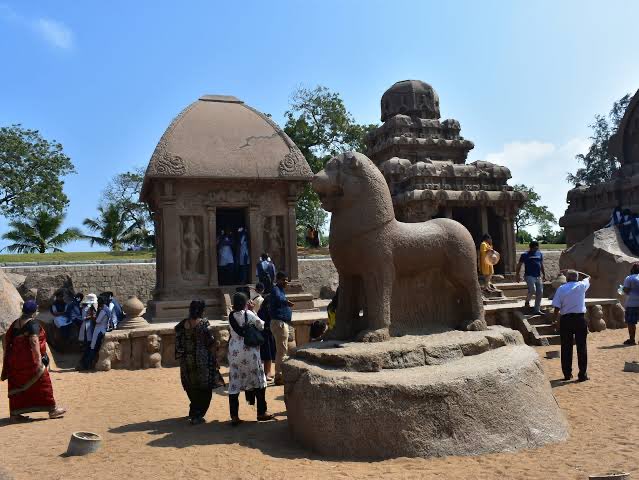 ArunKumar7997's tweet photo. @THChennai @venkathin This is the big move by TN Christ mafia to suppress Hindu culture and heritage. People of TN can no more share photos of beautiful temple’s. When you vote for Tarkuries this what you get. https://t.co/UgJ30ISxV9