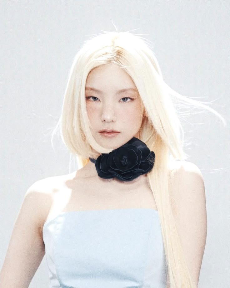 hwyejicrave's tweet photo. Hwang Yeji for Marie Claireq https://t.co/nxQZzXW4r9
