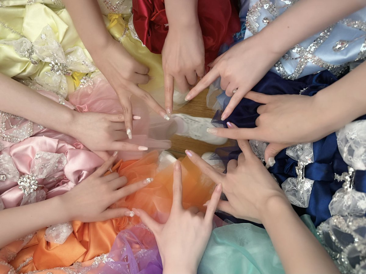 Csoa0o's tweet photo. 큐스토가 다같이 손모으고 찍은 사진을 정말 좋아함//૮ ᴗ͈ˬᴗ͈ෆა https://t.co/apqGLhpJ66