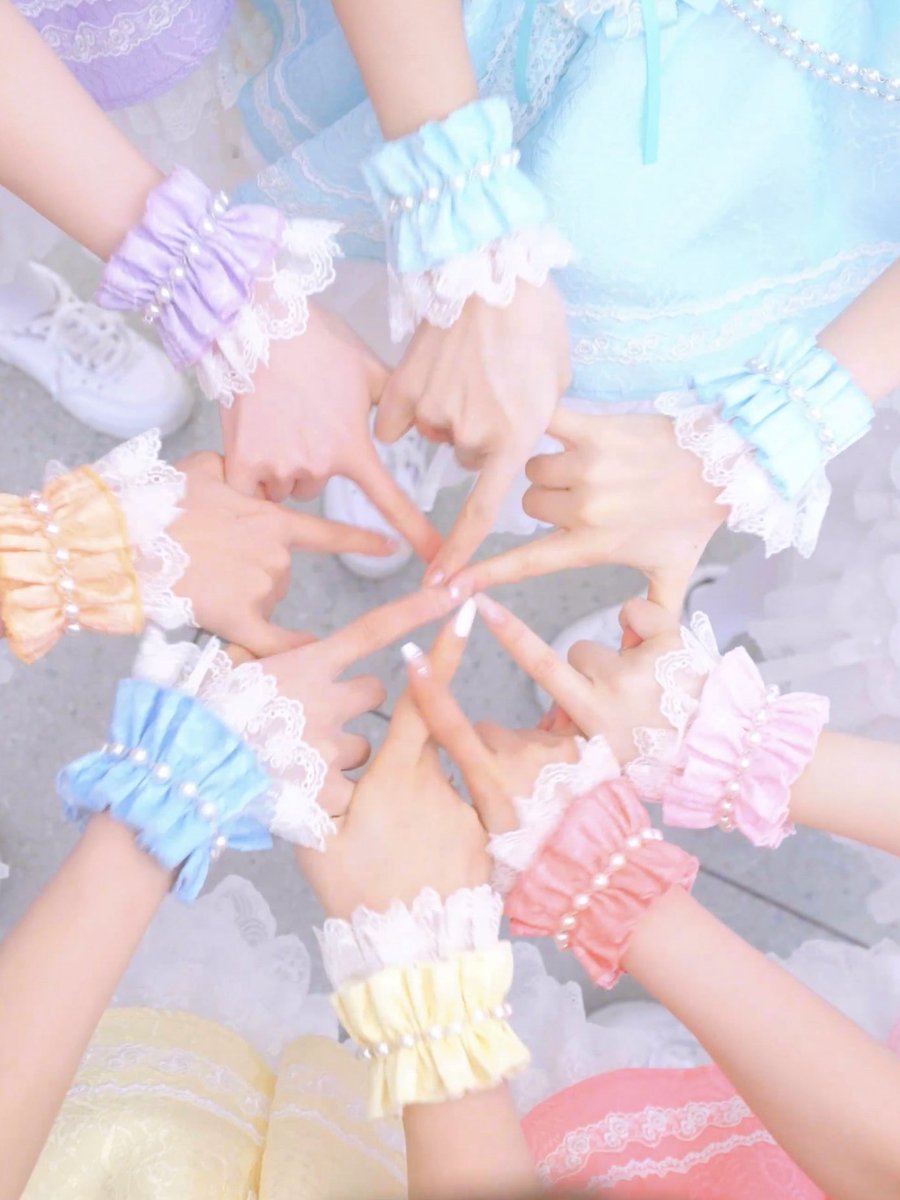 Csoa0o's tweet photo. 큐스토가 다같이 손모으고 찍은 사진을 정말 좋아함//૮ ᴗ͈ˬᴗ͈ෆა https://t.co/apqGLhpJ66