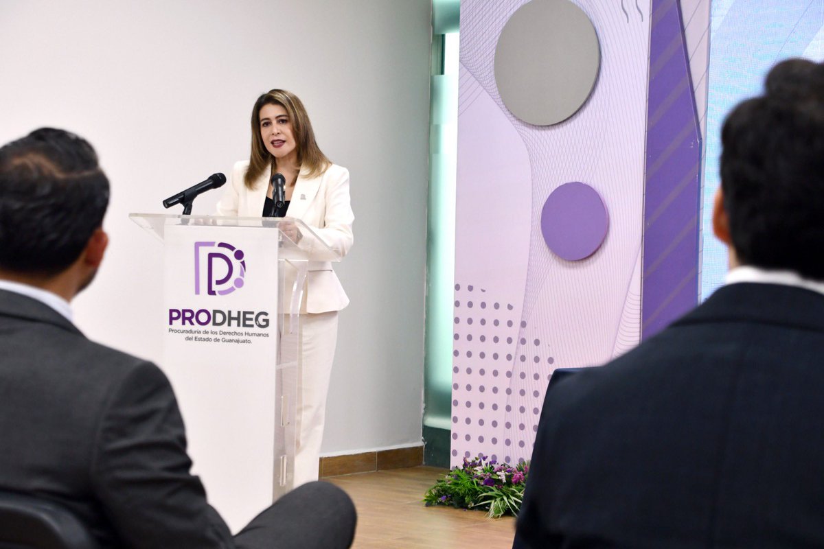 PRODHEG's tweet photo. Ninguna mujer, niña o adolescente debe vivir con miedo.

Hoy hicimos entrega del Distintivo ALVA al municipio de Yuriria, reconociendo su compromiso en la implementación de acciones para el bienestar de las mujeres. https://t.co/0xNE7KfwYd