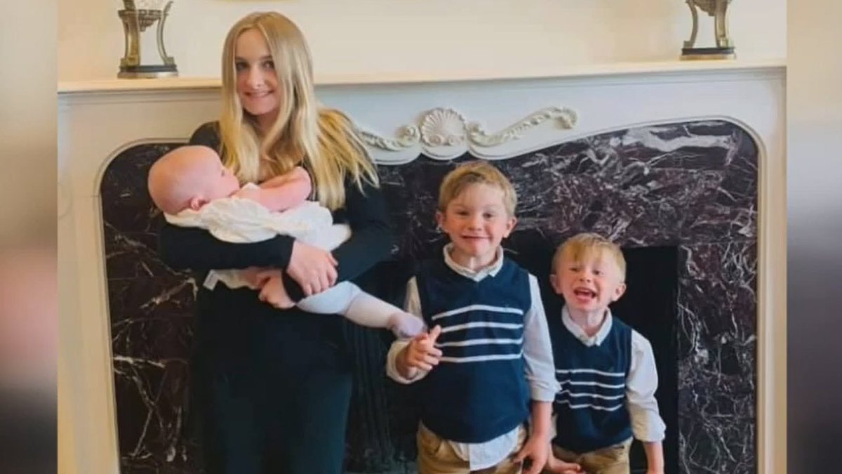 SteveLovesAmmo's tweet photo. Many women are supporting Lindsay Clancy.

I thought it would be a great idea to pull together a list of 10 heroic women stood by for their love of their children. All of these are very recent stories.

A thread 🧵 

1/10 October 26, 2021 — Chelsea/Gregory, Michigan

Single mother Mikala Vish repeatedly ran back into her burning second-story apartment to pull out her four children (ages 12, 6, 4, and 9 months). She suffered second- and third-degree burns over 60% of her body; her 6-year-old also had burns. Firefighters called it “the most heroic thing I’ve ever seen.” All four children survived.