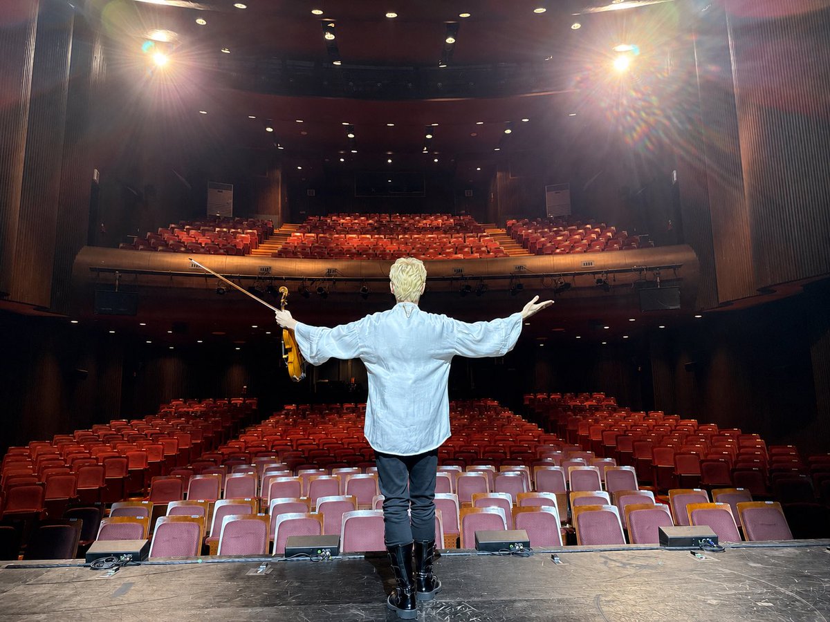 nuevoKoN's tweet photo. 2026 뮤지컬 파가니니 삼연을 모두 마쳤습니다
파가니니를 사랑해 주신 여러분들이 계셨기에 마침내 파가니니는 영원히 피어날 수 있게 되었습니다

올 여름, 6월부터 8월까지 저와 한마음이 되어주셔서 행복했어요

마지막으로 KoN콘 파가니니를 사랑해 주신 여러분께
진심으로 감사드립니다 🙏🎻👼 https://t.co/FqjYEDpA22