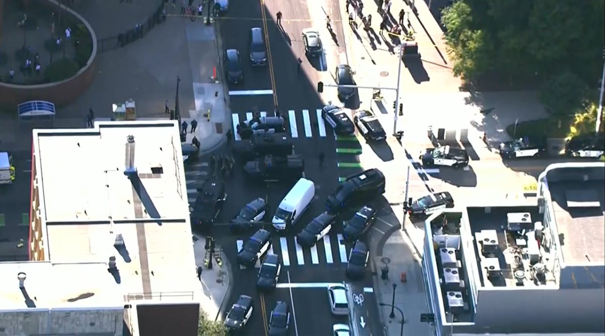 FoxNews's tweet photo. BREAKING: Multiple people, including two police officers, have been shot in downtown Minneapolis, authorities say. (Photo: KMSP) https://t.co/blU0BmPaV5