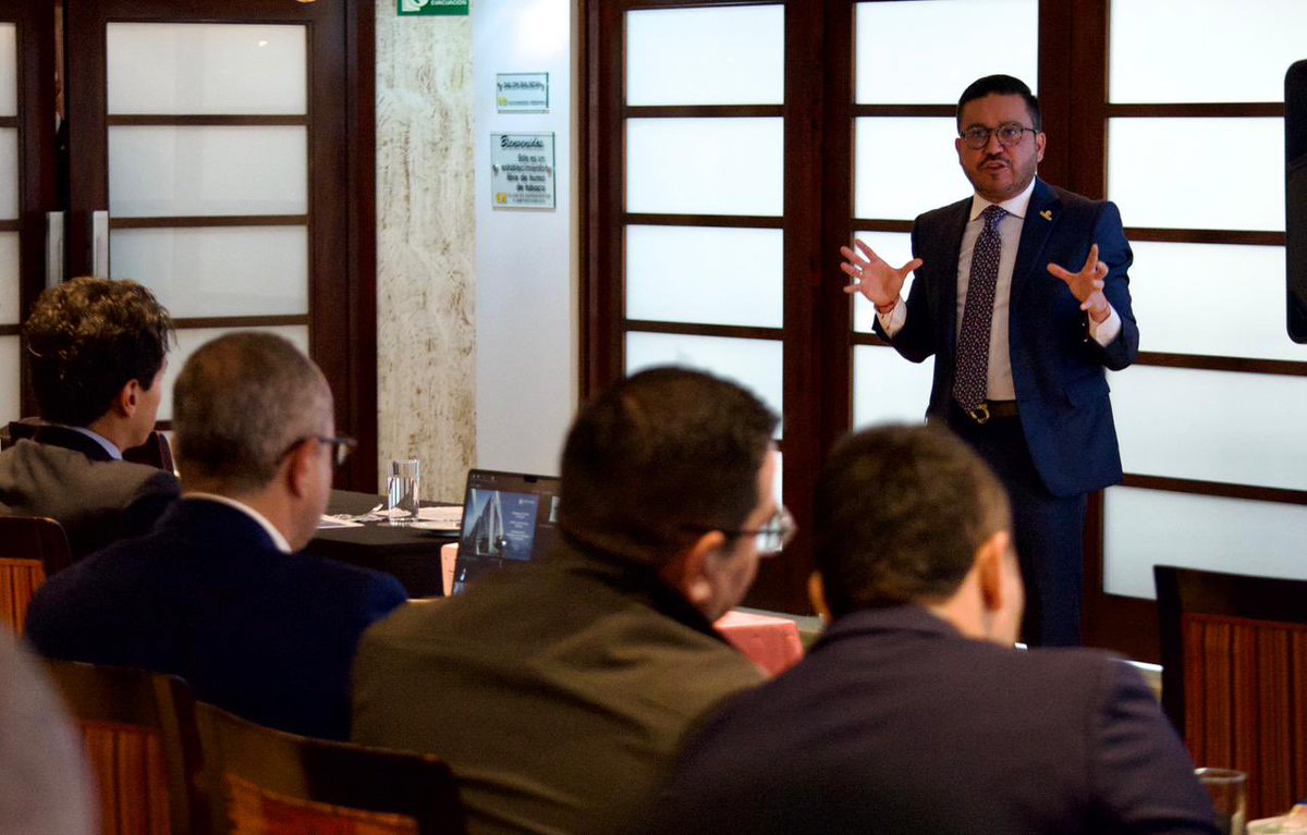 CGR_Colombia's tweet photo. 📌La ruta es clara: consolidar a la @CGR_Colombia como un referente de transparencia y democracia, fortalecer una vigilancia efectiva de los recursos públicos y recuperar la confianza de la ciudadanía en el control fiscal.

Una gestión con rigor técnico, diálogo institucional y al servicio del interés público.