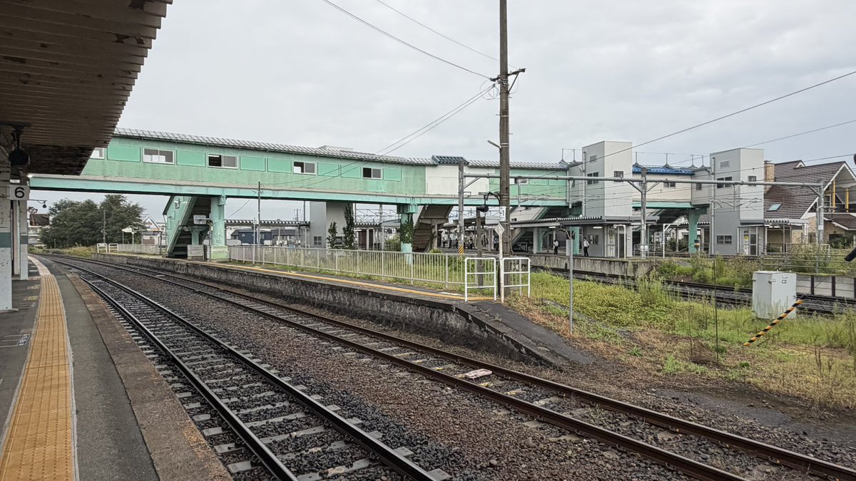 ponplus_'s tweet photo. 今日の日帰り旅のスタートは、普通列車しか停まらないのに、ムダに構内の広く6番線まである北駅から✨

未明の雨も小康状態、ひんがしに蔵王も見えてる。

では、行くわよ✨ https://t.co/ytLk2vcfeM