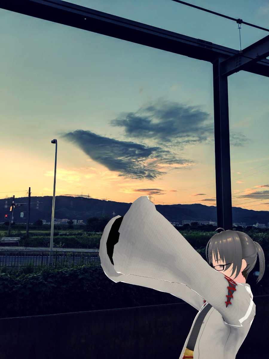 torigatari_str's tweet photo. #おはようVTuber #おはようVライバー
雲を何に例えるか
鳥かクジラか、はたまた船か
風吹くたびに変わる型
不定形の写し絵と
自分を映す空想スケッチのキャンバスと
なんてことを想う人もいるのかもしれません
想像の余地はあり
見上げるだけの、たまの一息を

おはようございます https://t.co/Tx0zw0inEW