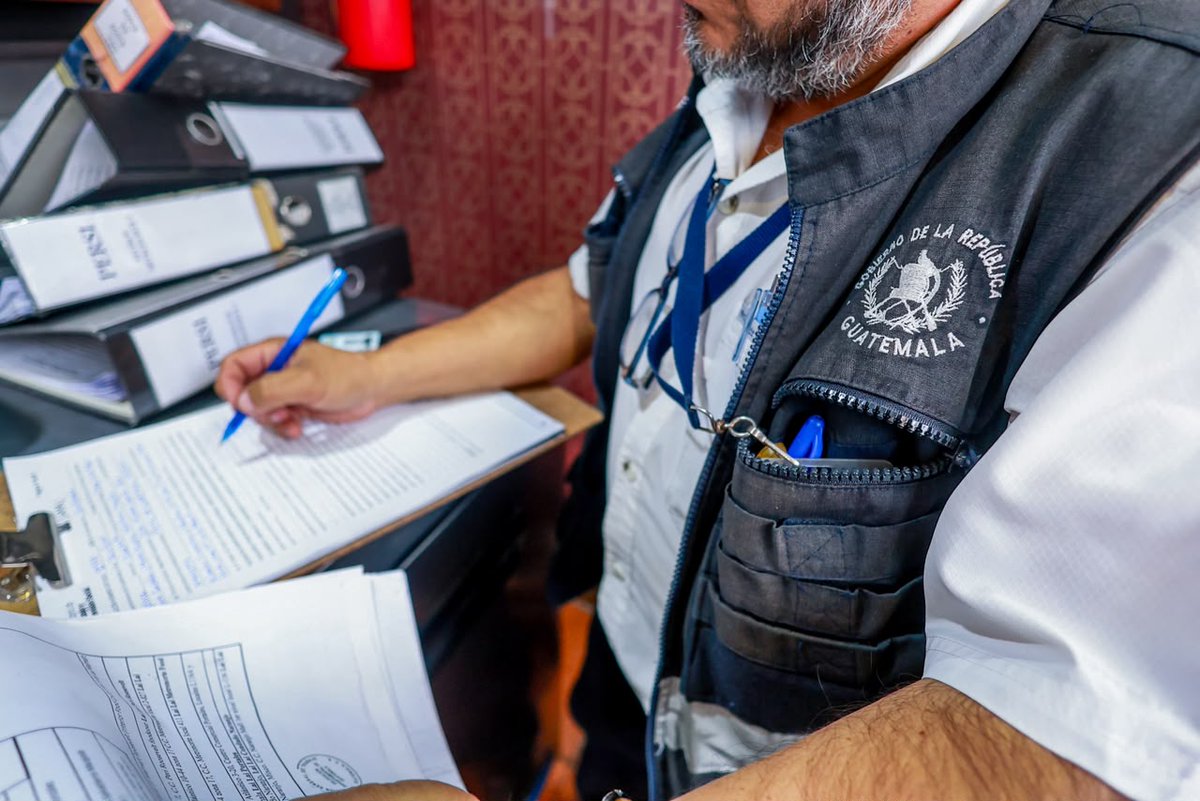 MINTRABAJOGuate's tweet photo. El #Mintrab por medio de la #IGT, realizó inspecciones en el marco del Plan de Inspección Focalizado y Regionalizado a Empresas en el Sector Servicios de Preparación de Alimentos para la Prevención de Riesgos Laborales y Cumplimiento de la Normativa Laboral Vigente.
#Inspecciones https://t.co/lrOLxyFtFJ