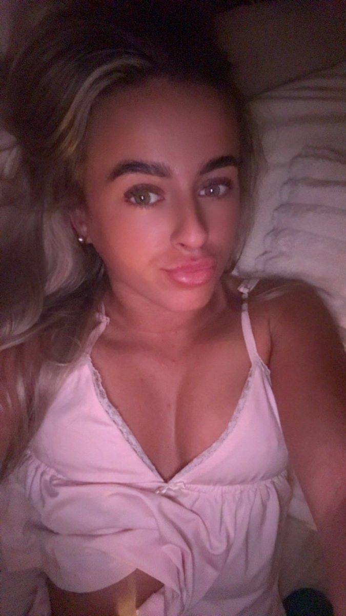 hotgoddess899's tweet photo. I want to bully you tonight https://t.co/6ZeZ3Cadsi