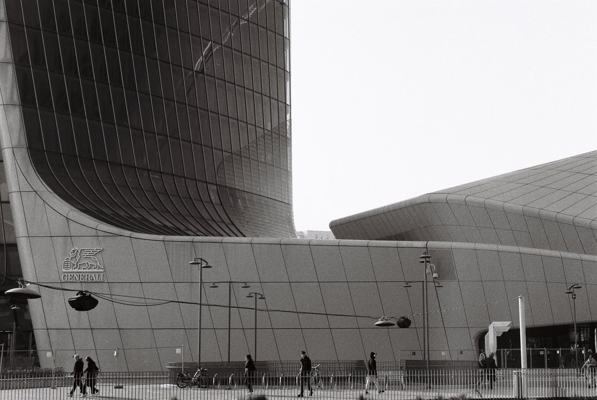 fratunaj's tweet photo. 📌 Torre Generali - Milano, marzo 2026
"Above"

🎞 ILFORD HP5 Plus b/w (Pellicola analogica)

#TorreGenerali #skyscraper #Above #milano #ilford https://t.co/mcgqK8Q68C