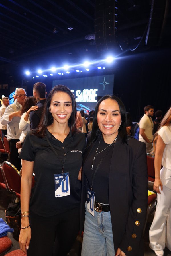 marjorie_f1304's tweet photo. Went to life-surge over the weekend which was great, faith based and business. https://t.co/rCUGDB7SZ3